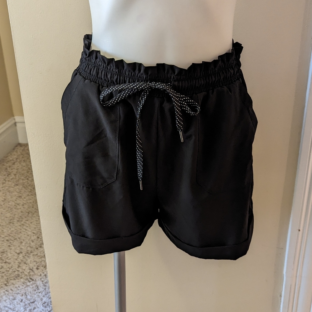 Magaschino black elastic waist drawstring shorts size M